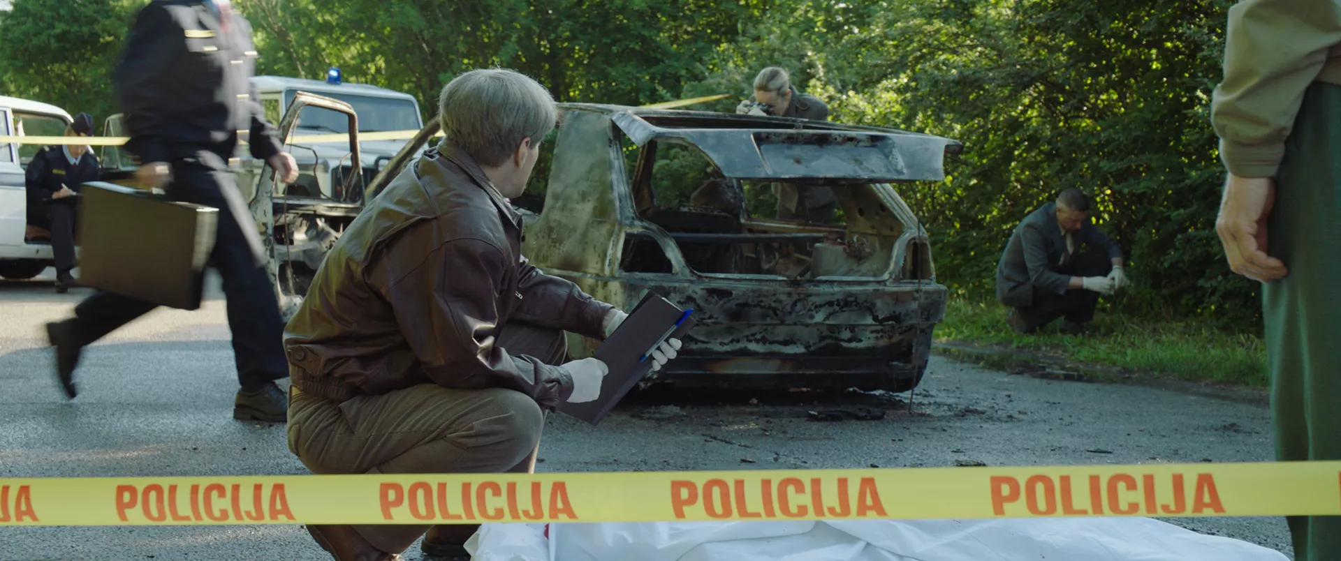 Dingusi moteris E07
