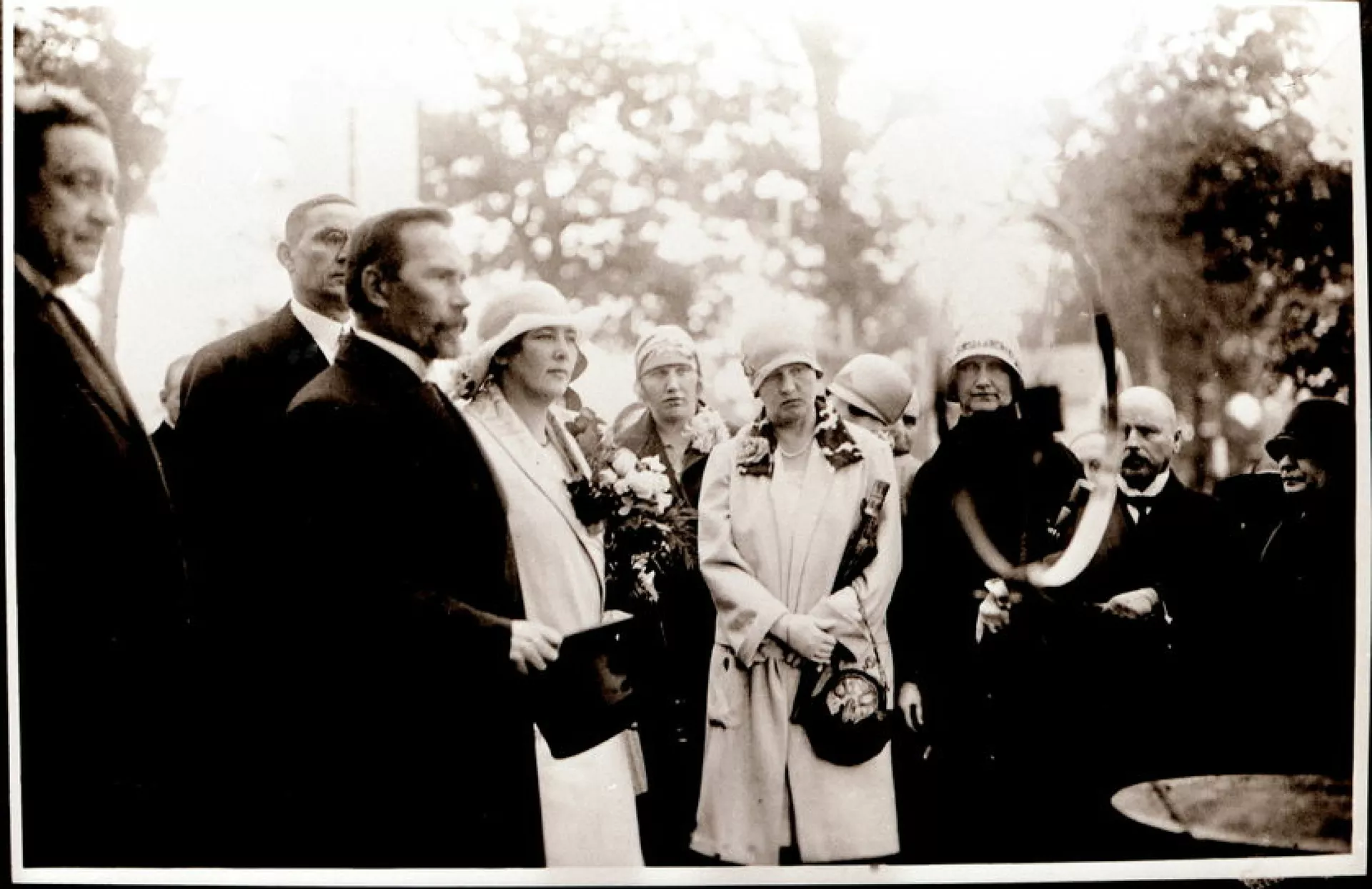 Aš priglaudžiau prie žemės širdį