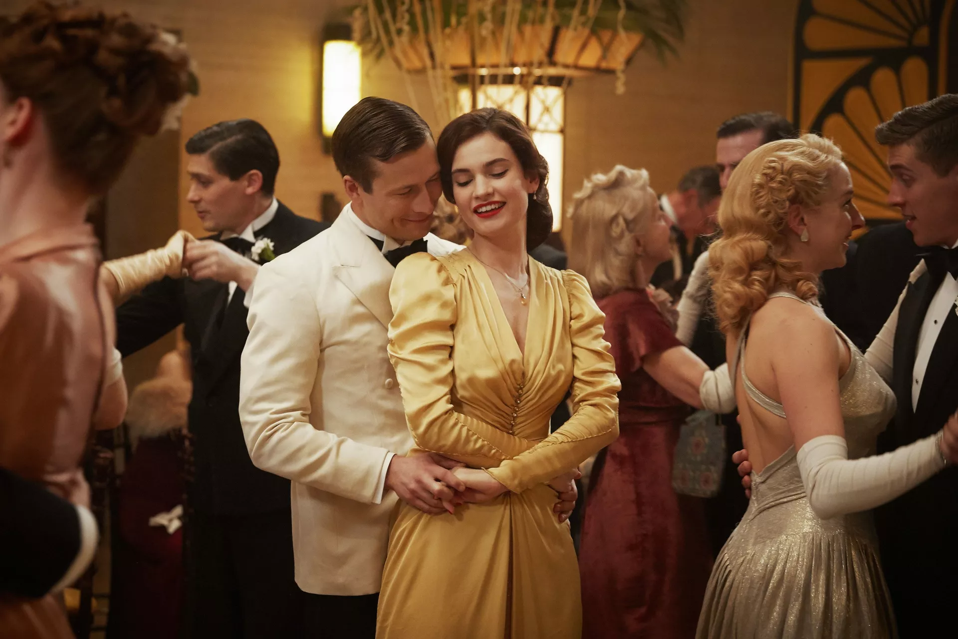 Guernsey Literary and Potato Peel Pie Society